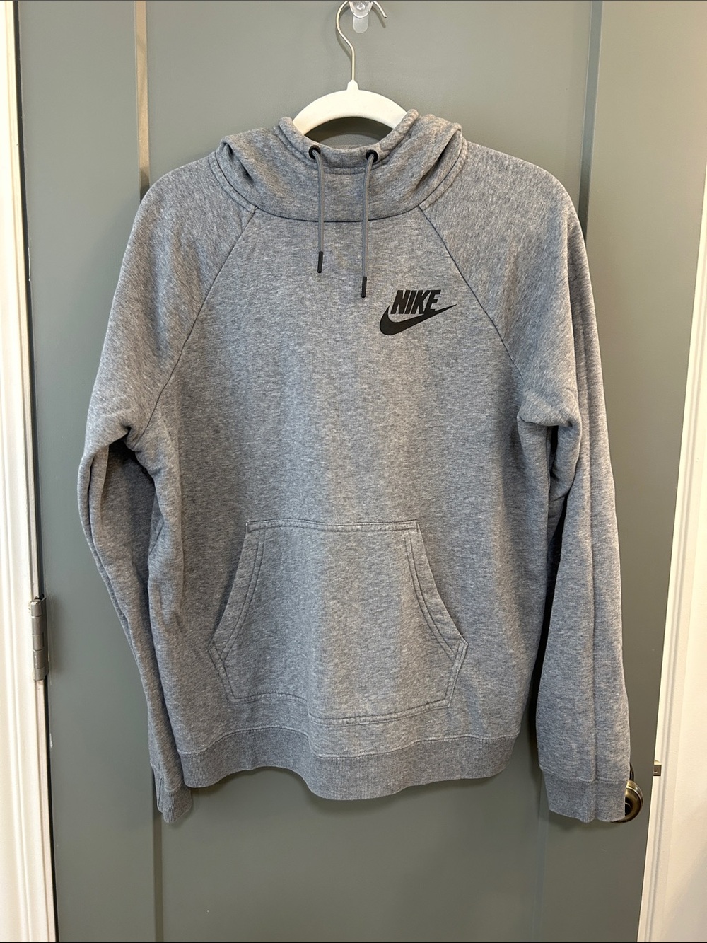 Nike Gray Heather Pullover Hoodie with Black Logo Size Medium!
